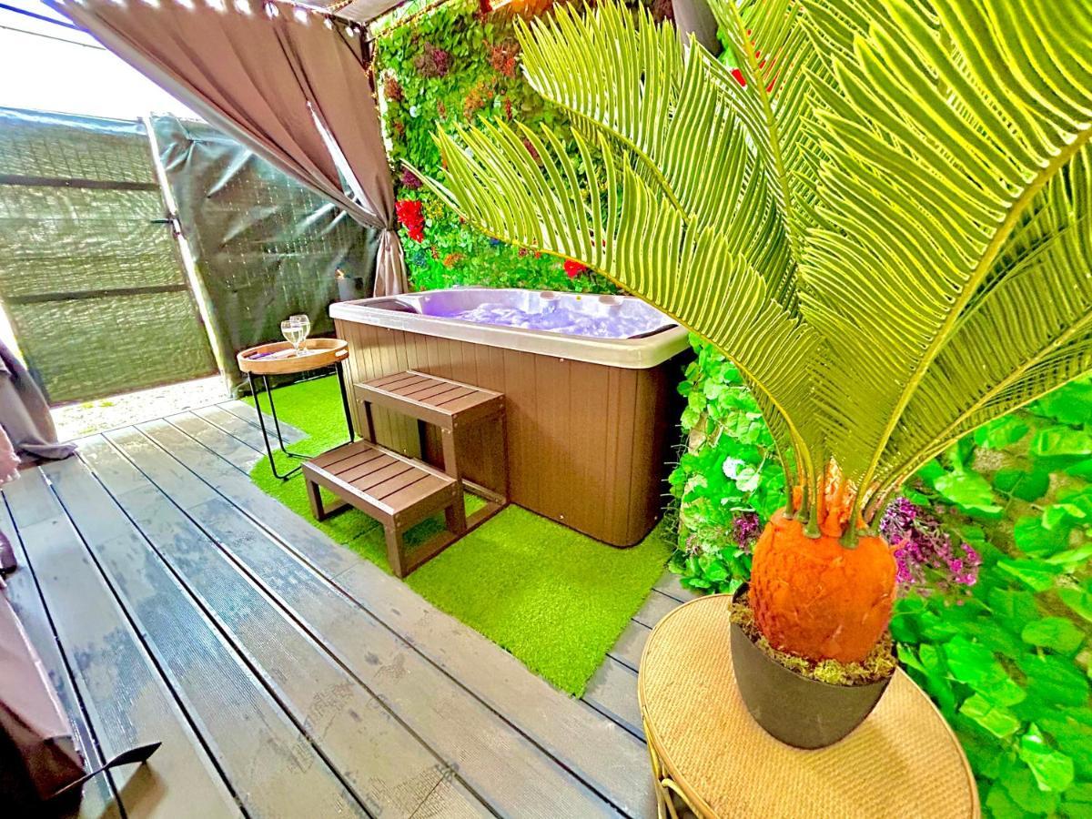 La Lover'S Jungle Pont-Sur-Yonne Bagian luar foto