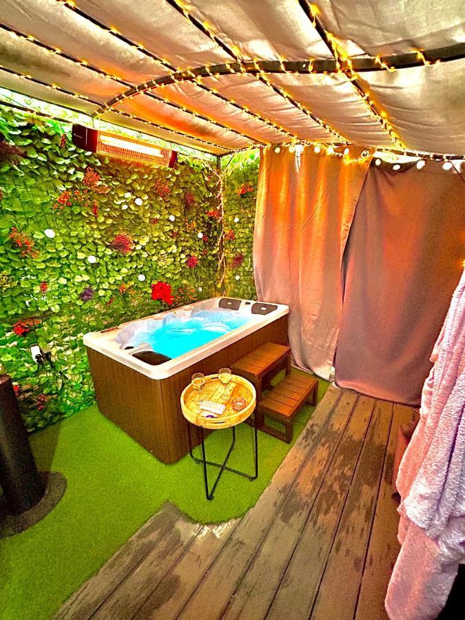 La Lover'S Jungle Pont-Sur-Yonne Bagian luar foto